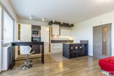 Byt 3+kk+balkon + lodžie, o celkové výměře  95 m2 , Mantovská, Praha - Horní Měcholupy