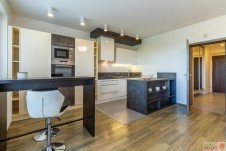 Byt 3+kk+balkon + lodžie, o celkové výměře  95 m2 , Mantovská, Praha - Horní Měcholupy
