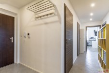 Byt 3+kk+balkon + lodžie, o celkové výměře  95 m2 , Mantovská, Praha - Horní Měcholupy