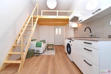 Prodej 1+kk, 20,1 m2 + 8 m2 sklep, ulice Sochařská, Praha 7 - Bubeneč. 