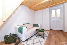 Prodej 1+kk, 20,1 m2 + 8 m2 sklep, ulice Sochařská, Praha 7 - Bubeneč. 