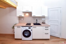 Prodej 1+kk, 20,1 m2 + 8 m2 sklep, ulice Sochařská, Praha 7 - Bubeneč. 