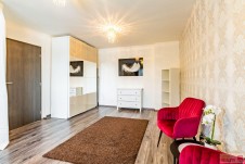 Prodej bytu v nízkopodlažním domě, 2+kk, 45 m2, 3.NP, ulice Dolnoměcholupská, Praha 10