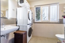 Prodej bytu v nízkopodlažním domě, 2+kk, 45 m2, 3.NP, ulice Dolnoměcholupská, Praha 10