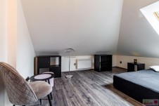 Prodej bytu v nízkopodlažním domě, 2+kk, 45 m2, 3.NP, ulice Dolnoměcholupská, Praha 10