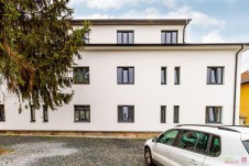 Prodej bytu v nízkopodlažním domě, 2+kk, 45 m2, 3.NP, ulice Dolnoměcholupská, Praha 10