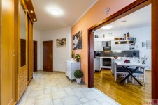Prodej prostorného bytu 3+kk, 112 m2 + 15 m2 terasa, ulice Na Kovárně, Praha - Dolní Měcholupy. 