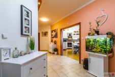 Prodej prostorného bytu 3+kk, 112 m2 + 15 m2 terasa, ulice Na Kovárně, Praha - Dolní Měcholupy. 