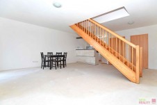 Prodej řadového domu 4+kk, 120 m2 + 218 m2 zahrada, ulice Zlatnická - Jenštejn.
