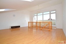 Prodej řadového domu 4+kk, 120 m2 + 218 m2 zahrada, ulice Zlatnická - Jenštejn.