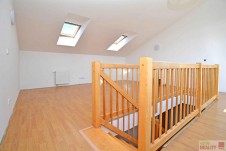 Prodej řadového domu 4+kk, 120 m2 + 218 m2 zahrada, ulice Zlatnická - Jenštejn.