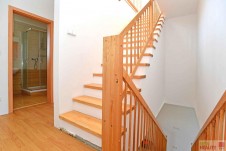 Prodej řadového domu 4+kk, 120 m2 + 218 m2 zahrada, ulice Zlatnická - Jenštejn.