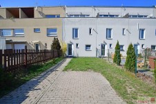 Prodej řadového domu 4+kk, 120 m2 + 218 m2 zahrada, ulice Zlatnická - Jenštejn.