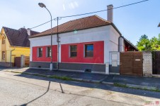 Prodej rodinného domu 3+kk-6+kk, 185 m2 + 67 m2 garáž, Zahradní ulice, Horažďovice - okr. Klatovy.