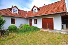 Prodej rodinného domu 4+kk, zastavěna plocha 145 m2, zahrada 1146 m2, Křelovice  v kraji Vysočina.