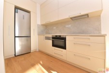 Pronájem 2+kk + balkón + garáž , 46 m2 ve 4.NP  Praha 5 - Stodůlky.