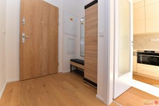 Pronájem 2+kk + balkón + garáž , 46 m2 ve 4.NP  Praha 5 - Stodůlky.