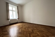 Pronájem  bytu 2+kk, 42 m2, ve 2.NP, cihlového domu,  ulice Jirečkova, Praha 7 