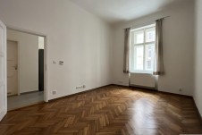 Pronájem  bytu 2+kk, 42 m2, ve 2.NP, cihlového domu,  ulice Jirečkova, Praha 7 