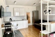 Pronájem bytu 1+kk + garážové stání, 37 m2 v 6.patře  v rezidenci Garden Towers, Praha 3