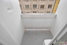 Pronájem bytu 2 + kk + balkon, 45 m2 + 1,5 m2, 3.patře, ulice N. A. Někrasova, Praha 6 - Bubeneč. 