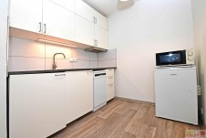 Pronájem bytu 2+kk, celkové ploše 46 m2, situovaný ve 2. NP , ulice Dygrýnova - Praha 9