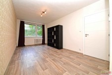 Pronájem bytu 2+kk, celkové ploše 46 m2, situovaný ve 2. NP , ulice Dygrýnova - Praha 9