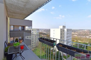 Pronájem bytu  3+kk,  65 m2 + terasa 10 m2  + garážové stání , Mazurská , Praha 8 - Troja