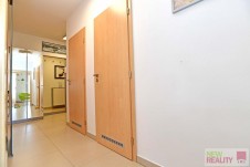 Pronájem bytu  3+kk,  65 m2 + terasa 10 m2  + garážové stání , Mazurská , Praha 8 - Troja