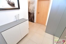 Pronájem bytu  3+kk,  65 m2 + terasa 10 m2  + garážové stání , Mazurská , Praha 8 - Troja