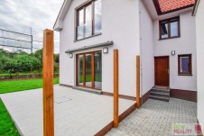 Pronájem mezonetového bytu 4+kk, 171,75 m2 s garáží, zahradou 388 m2,  Praha 4
