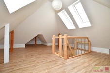 Pronájem mezonetového bytu 4+kk, 171,75 m2 s garáží, zahradou 388 m2,  Praha 4