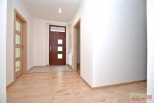 Pronájem moderního bytu 3+kk, 126,21 m2 s garáží 14 m2 + zahradou 388 m2, Praha 4 - Kamýk
